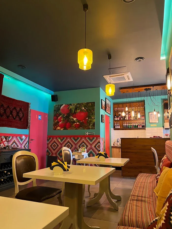 Bistro Gruzińskie Granat - Restauracja Warszawa