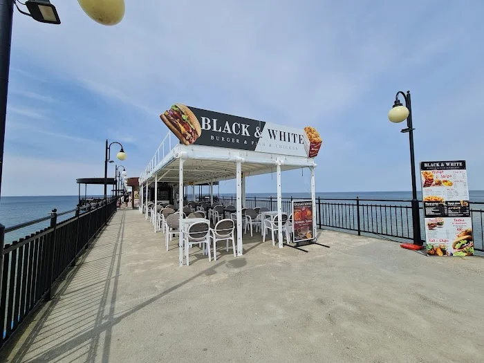 Black & White Tawerna na Molo - Restauracja Międzyzdroje