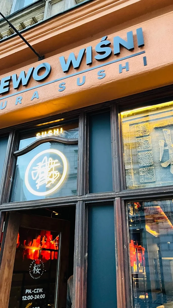 Drzewo Wiśni - sushi, kuchnia azjatycka, koktajl - Restauracja Poznań