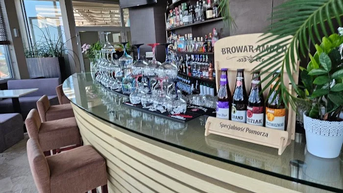 Rerstauracja V4 z widokiem na morze - Restauracja Władysławowo