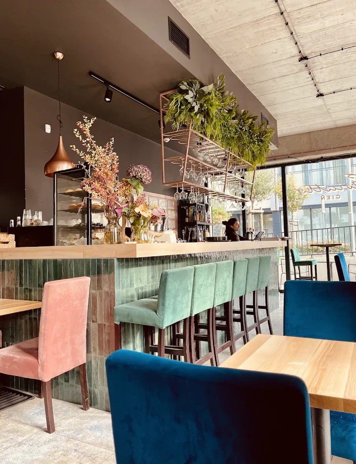 ŚWIATŁOCIEŃ - Restauracja Poznań