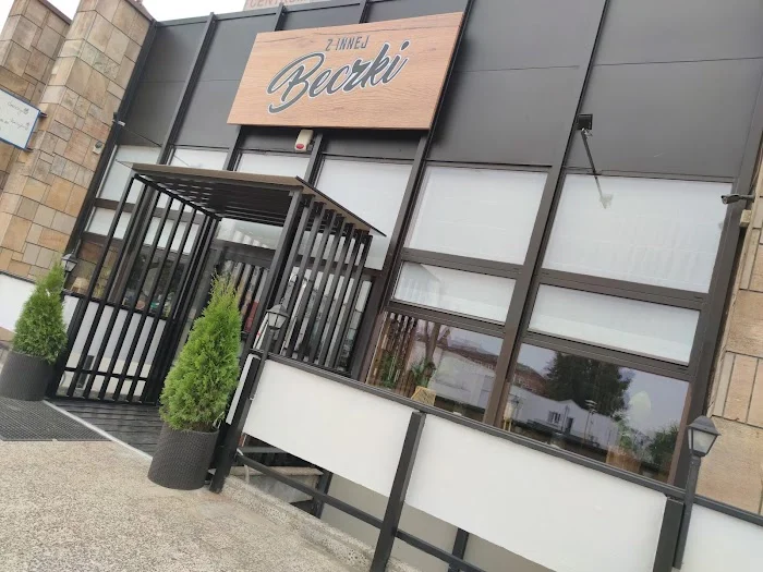 Z innej Beczki - Restauracja Piła